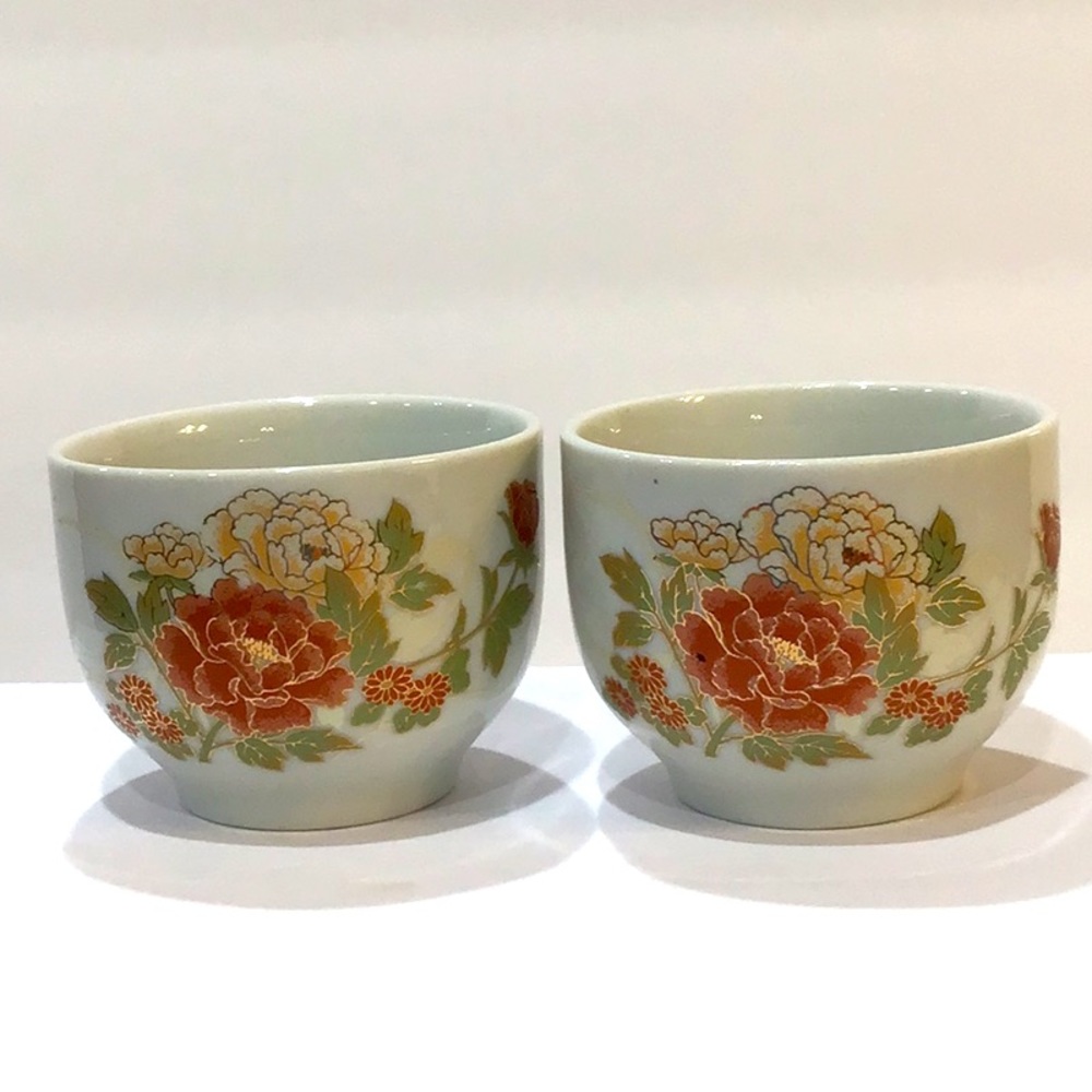 Vintage Japanese porcelain tea cups EUC chrysanthemums